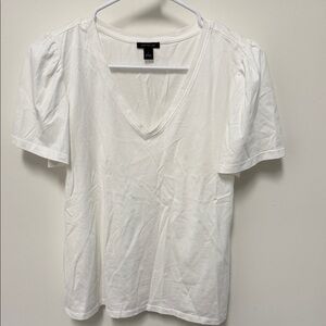 Ann Taylor Classic White V-Neck Short Sleeve Tee